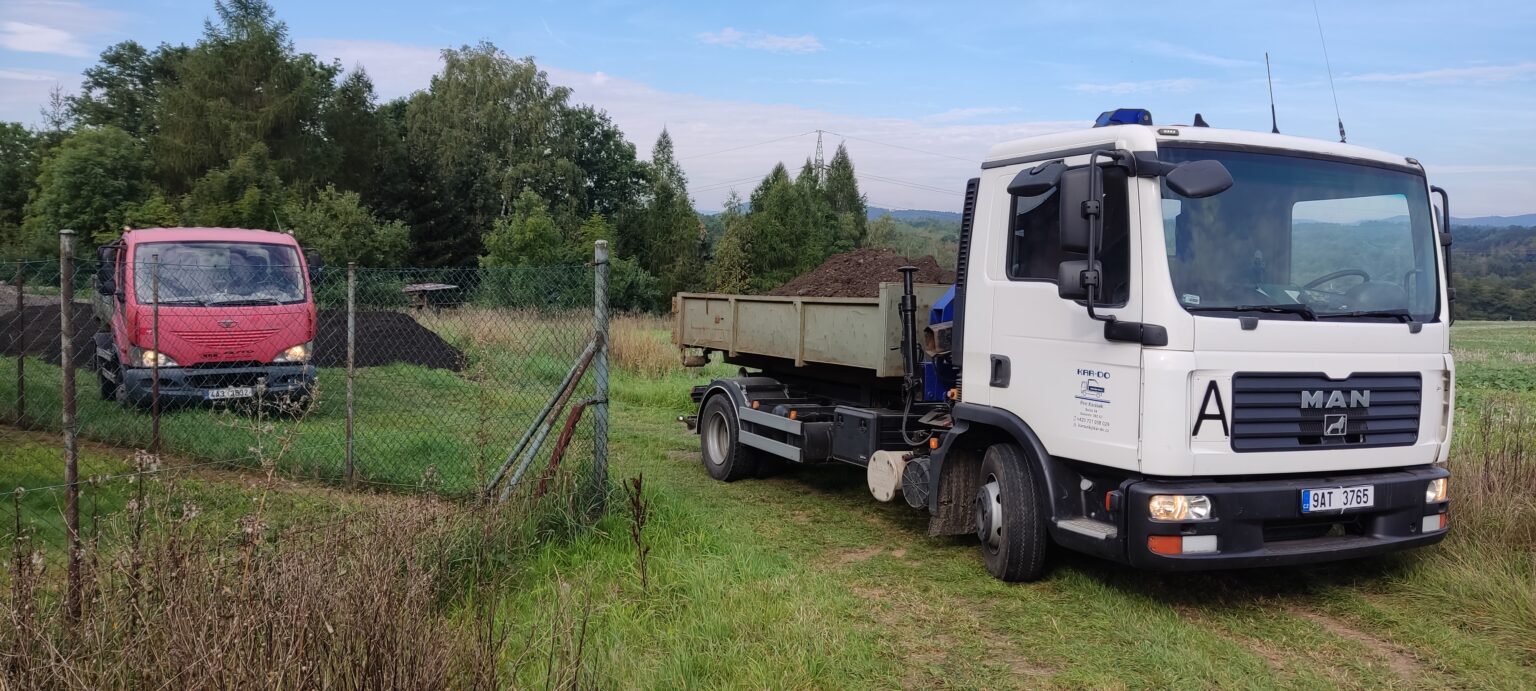 Navážení orné hlíny