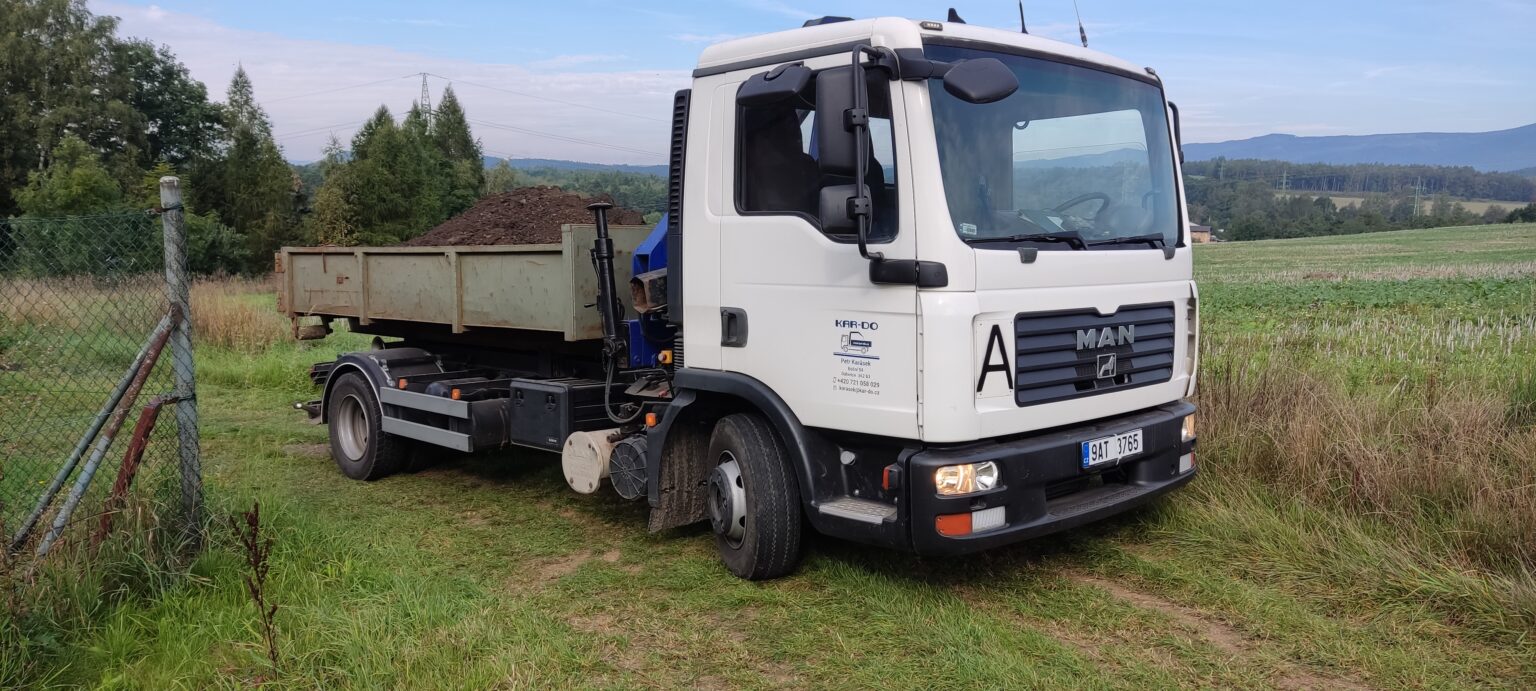 Navážení orné hlíny